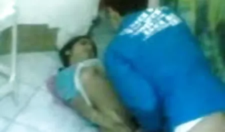 एक प्यारा अठारह वर्षीय गोरा एक डिक बेकार है सेक्सी मूवी वीडियो इंग्लिश
