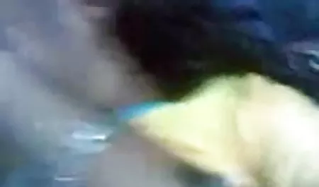 एक अमीर लड़के ने एक सेक्सी फिल्म इंग्लिश मूवी जवान नौकरानी को अपनी तंग गांड का मज़ाक बनाया