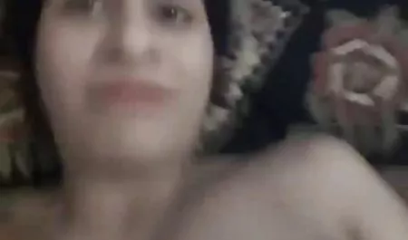 कुतिया एक जवान, गर्म चूत सेक्सी इंग्लिश मूवी वीडियो चाटती है