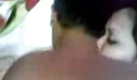 सुनहरे बालों वाली कार सेक्सी बफ इंग्लिश मूवी में
