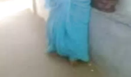 इनेसा एक सुंदर अजनबी के सेक्सी मूवी इंग्लिश में साथ गड़बड़
