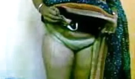 लवली लड़की सोफे पर हस्तमैथुन करती है इंग्लिश इंग्लिश सेक्सी मूवी