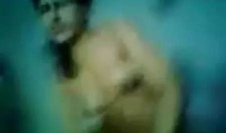 टॉयलेट में ऊँगली करना और टॉयलेट में उसका निधन सेक्सी बीएफ इंग्लिश फिल्म हो जाता है