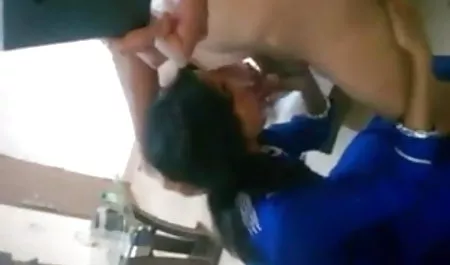दो उभयलिंगी लंड चूसा और एक वेश्या सेक्स मूवी इंग्लिश सेक्स मूवी को गड़बड़ किया