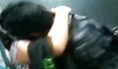 उसके चेहरे पर चश्मा गोरा हो जाता है सेक्सी इंग्लिश सेक्सी मूवी