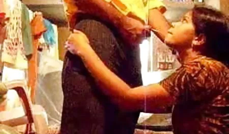 एक युवा स्वादिष्ट श्यामला और इंग्लिश फिल्म सेक्सी मूवी एक आदमी के साथ जादुई गुदा सेक्स