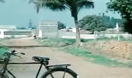 सेक्सी अधोवस्त्र में बस्टी खुद को सोफे पर एक मोटी थरथानेवाला के साथ इंग्लिश मूवी सेक्सी मूवी fucks