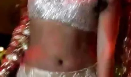 एशियाई महिलाओं और दो यूरोपीय लड़कियों को विभिन्न पोज में गड़बड़ किया जाता इंग्लिश पिक्चर सेक्सी मूवी है, जिसमें सिर पर, कराहना और पिटाई चारों ओर सुनाई देती है, महान नंगा नाच