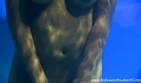 डॉक्टर, एक सुंदर रोगी को इंग्लिश सेक्सी मूवी देखते हुए, विरोध नहीं कर सका और अपने ड्रेसिंग गाउन को उतार दिया और उसे नारेबाजी करने वाले मुंह में आंसू देना शुरू कर दिया। पहली बार में लड़की ने विरोध किया, लेकिन खुद उत्साहित होकर उसे मुर्गा चाहिए था