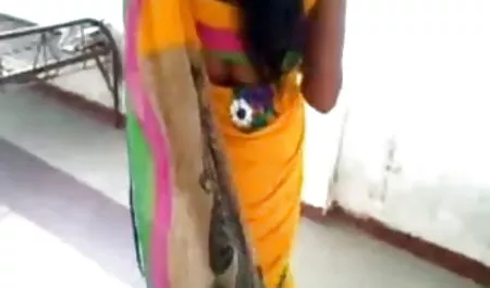 भयानक स्तनों के साथ युवा गोरा एक चमकदार थरथानेवाला बेकार है और खुद को एक गुलाबी बिल्ली में चोदता है इंग्लिश सेक्सी फिल्म मूवी