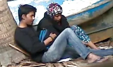 ब्लौंडी इंग्लिश सेक्सी पिक्चर फुल मूवी ने अमेरिकी ध्वज की पूजा की और उसके शरीर को रंग दिया