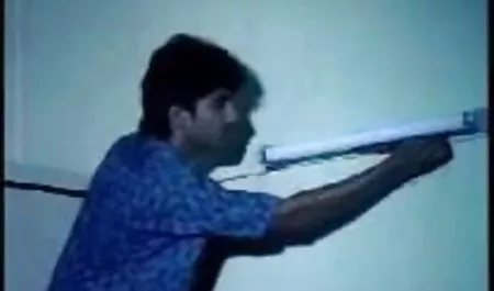 युवा गोरा वेब कैमरा के सामने पैंटी के माध्यम से उसे बिल्ली लाती है सेक्सी मूवी इंग्लिश