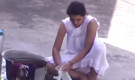 सेक्सी पत्रकार एक पोर्न अभिनेता का साक्षात्कार करता है और एक संकीर्ण इंग्लिश सेक्सी मूवी गुदा में गड़बड़ हो जाता है