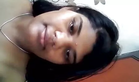 प्यारा काला आदमी एक सुंदर आकृति के साथ एक इंग्लिश की सेक्सी मूवी परिपक्व, सुंदर श्यामला fucks