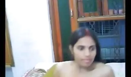 कुतिया ने अपनी लंबी चूत को कैमरे के सामने फैलाया अपनी सींग की चूत को दिखाने के लिए और उसे अपनी उंगलियों से छूने के लिए सेक्सी मूवी इंग्लिश पिक्चर